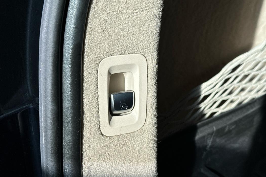 MERCEDES-BENZ C 2016