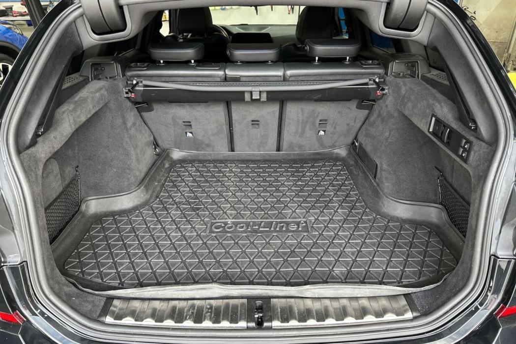 BMW 330 2019