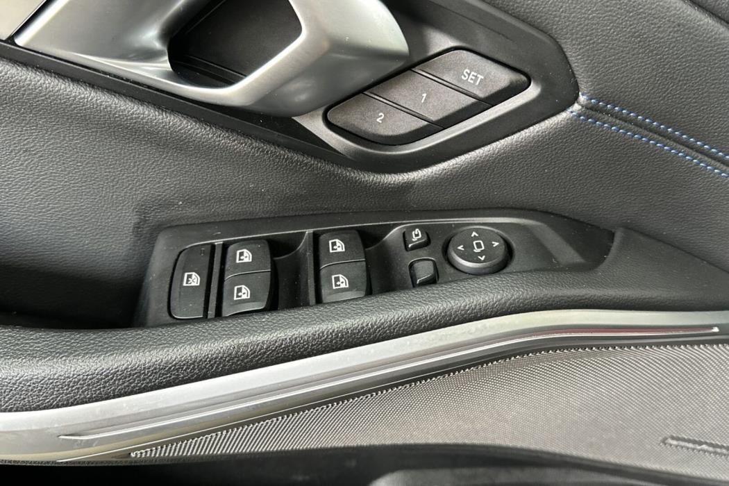 BMW 330 2019