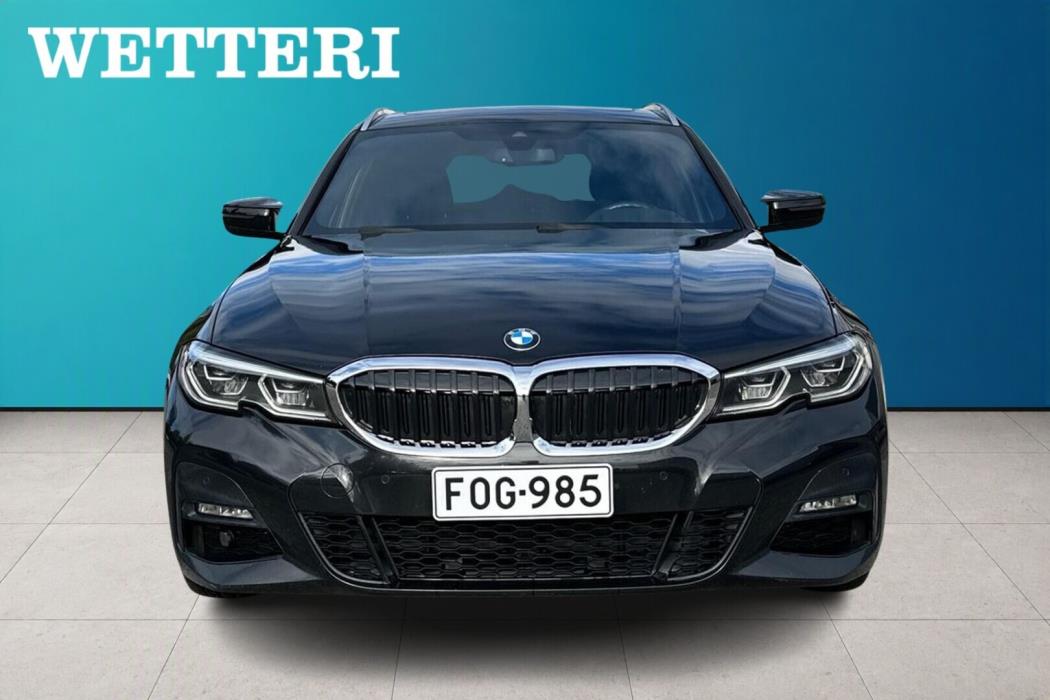 BMW 330 2019