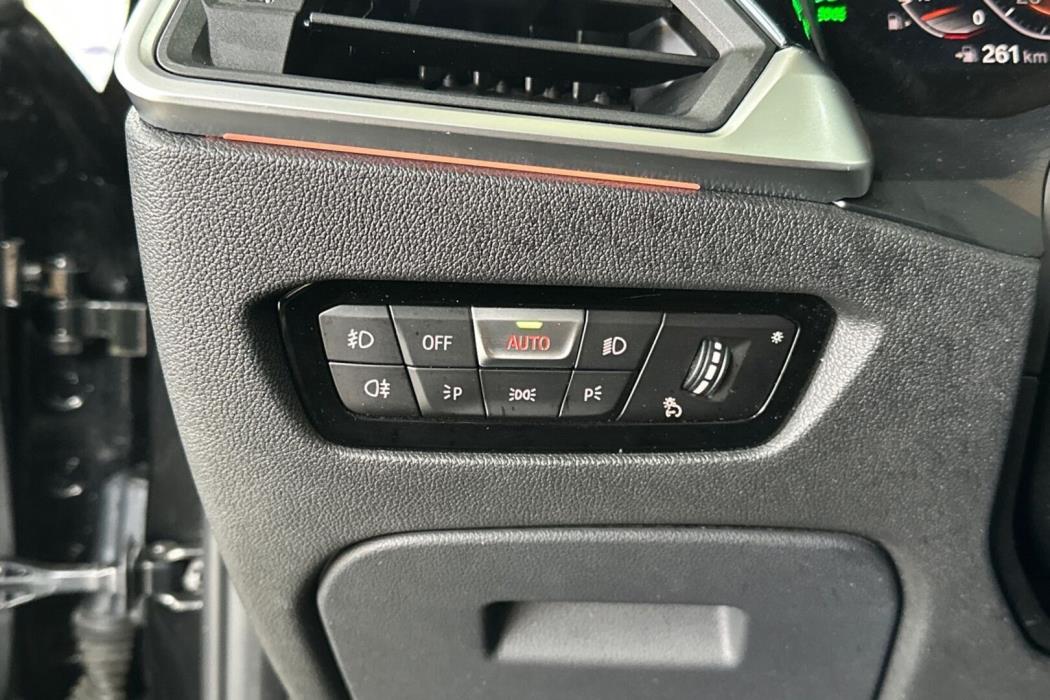 BMW 330 2019