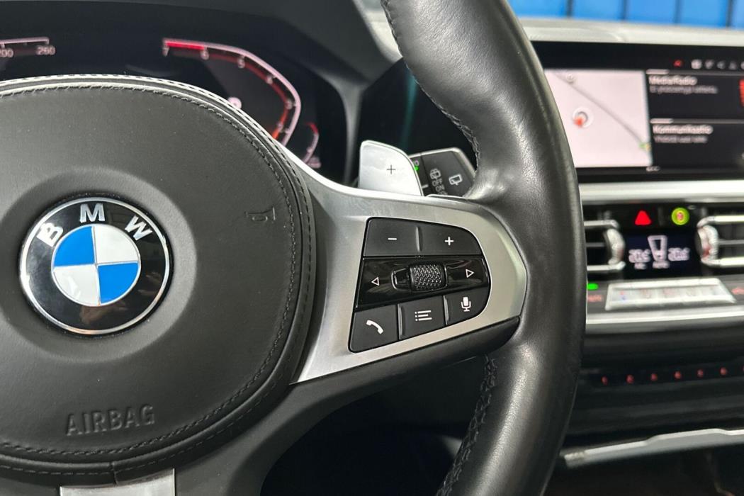 BMW 330 2019