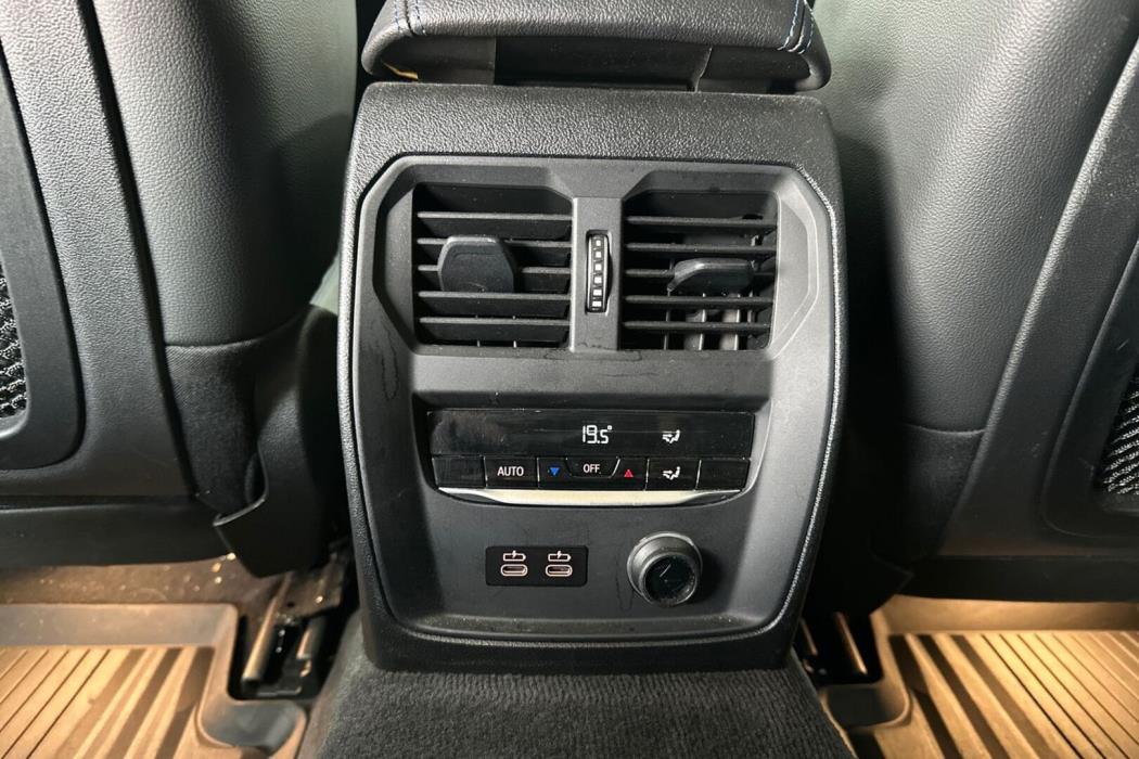 BMW 330 2019