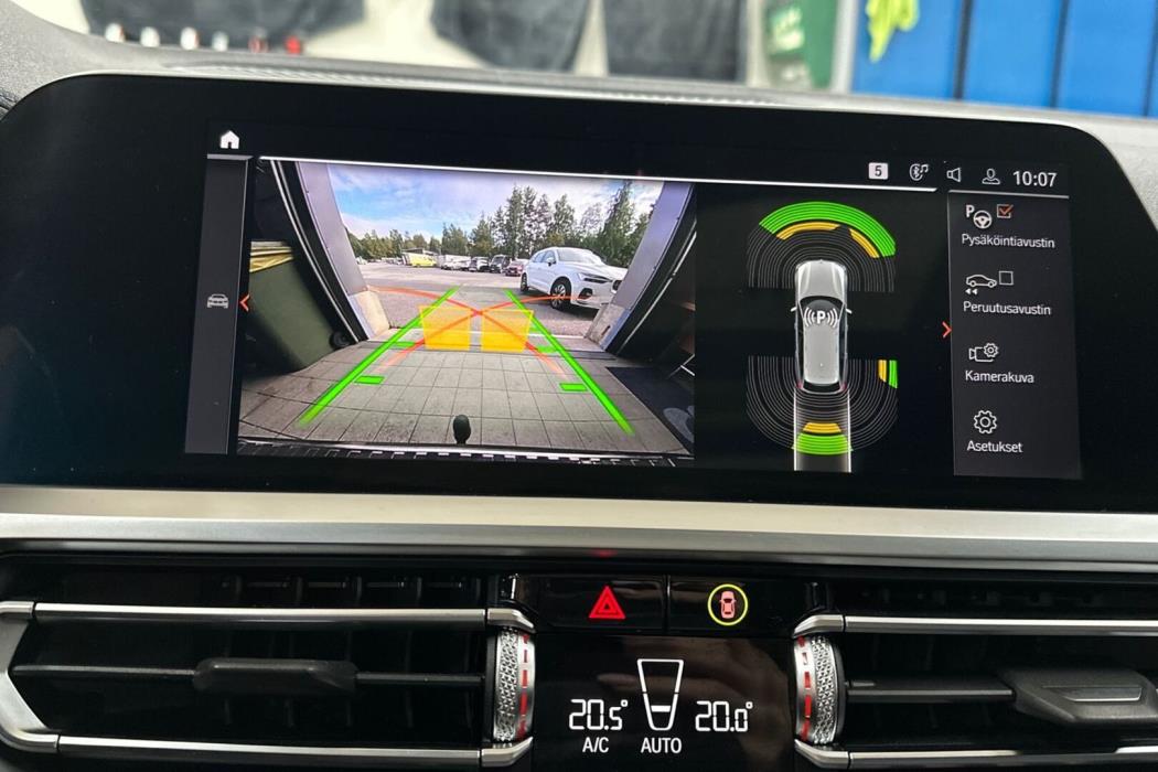BMW 330 2019