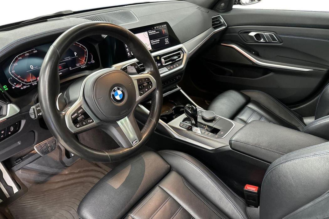 BMW 330 2019