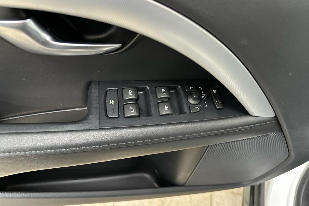 VOLVO V70 2012