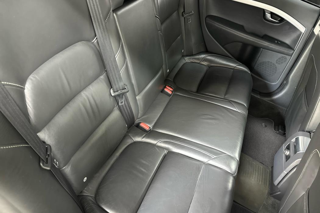 VOLVO V70 2012