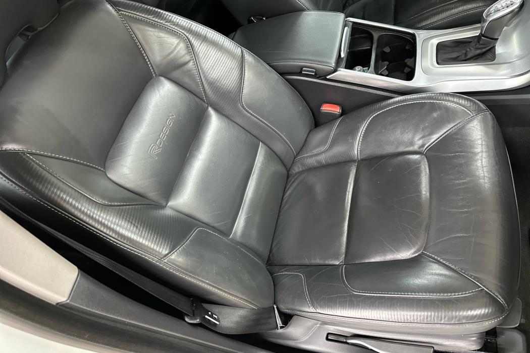 VOLVO V70 2012