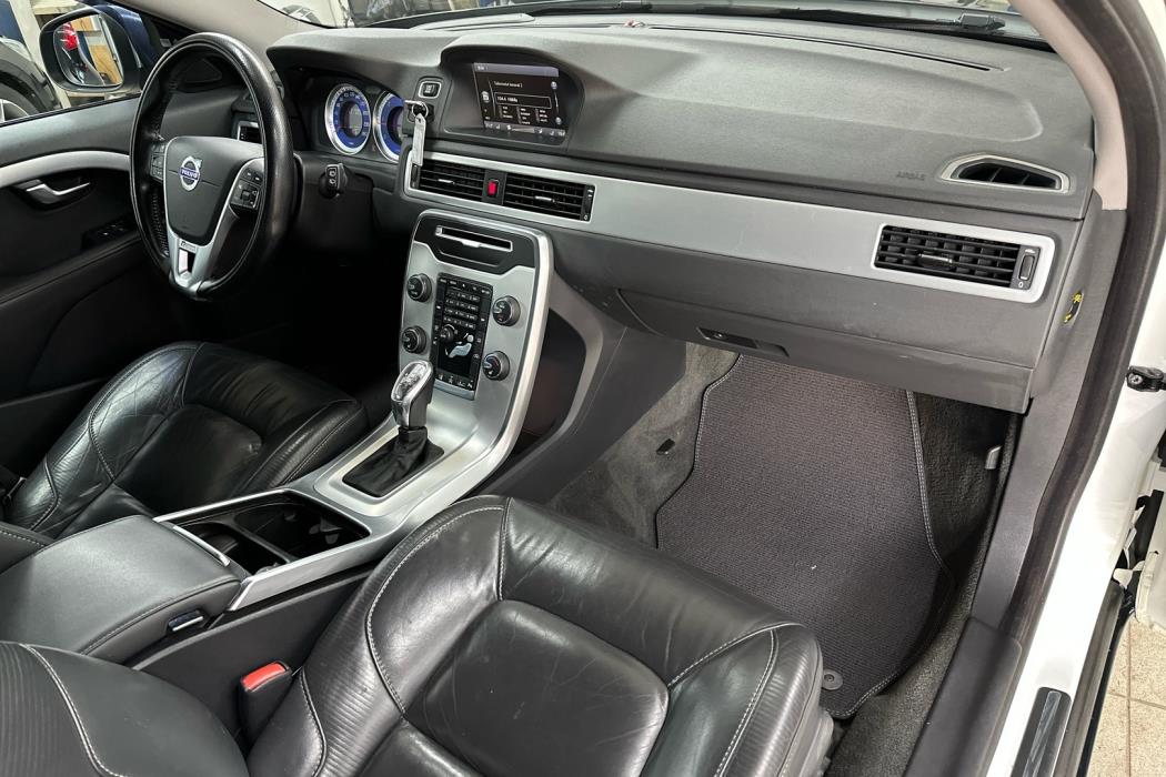 VOLVO V70 2012