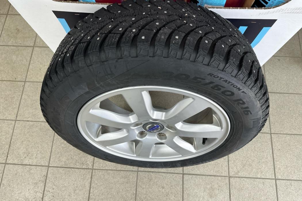 VOLVO V70 2012