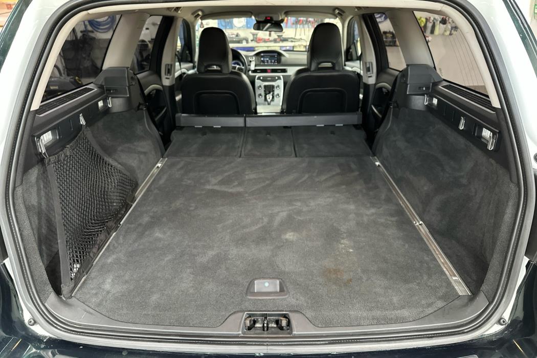 VOLVO V70 2012