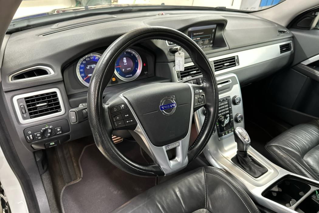 VOLVO V70 2012