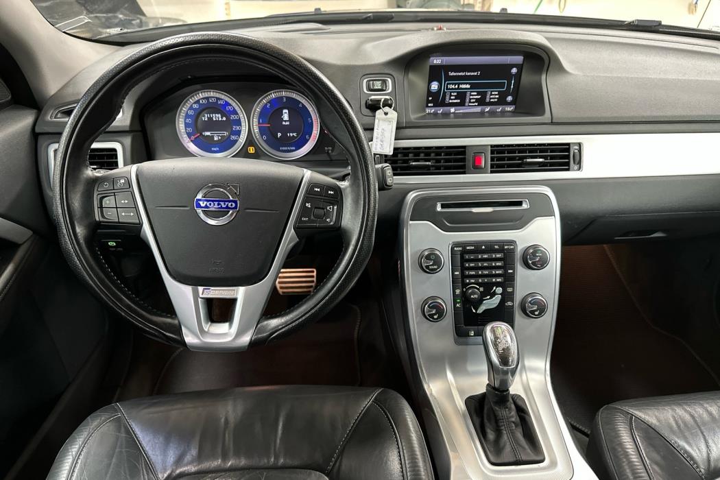 VOLVO V70 2012