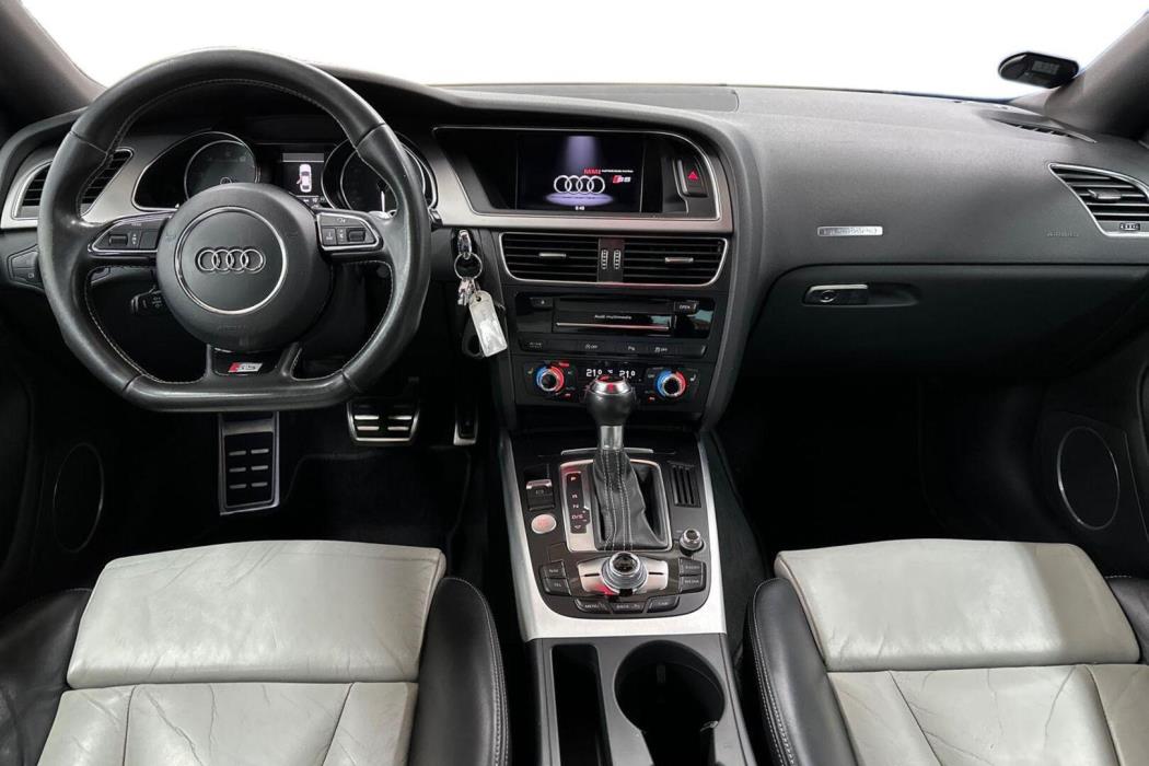 AUDI S5 2011