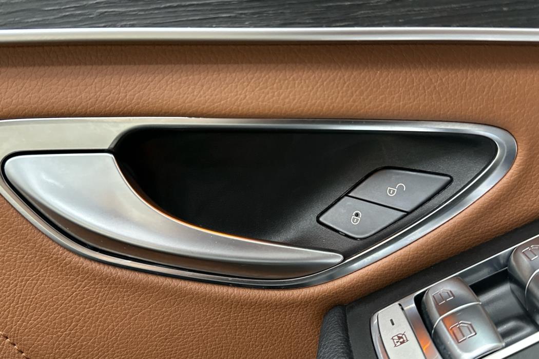 MERCEDES-BENZ C 2020