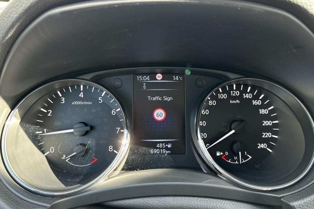 NISSAN Qashqai 2015