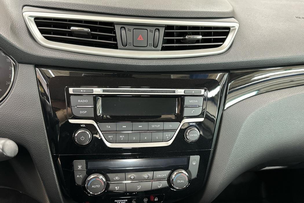 NISSAN Qashqai 2015