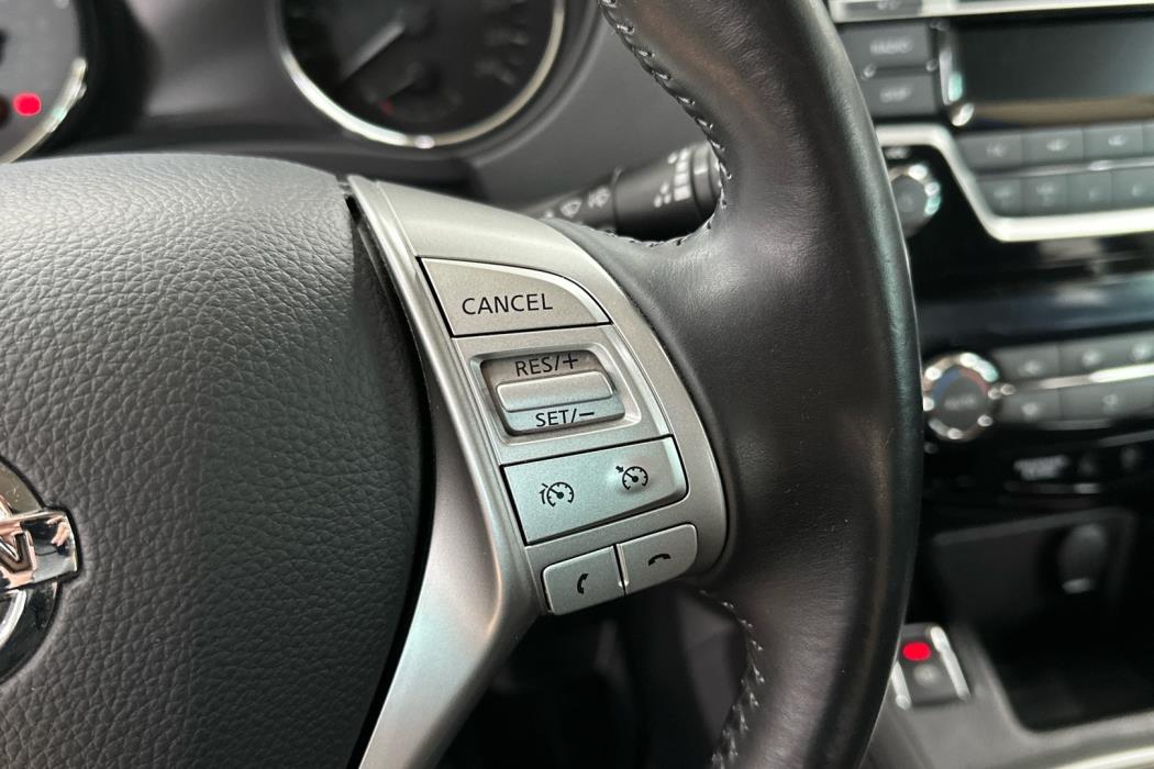 NISSAN Qashqai 2015