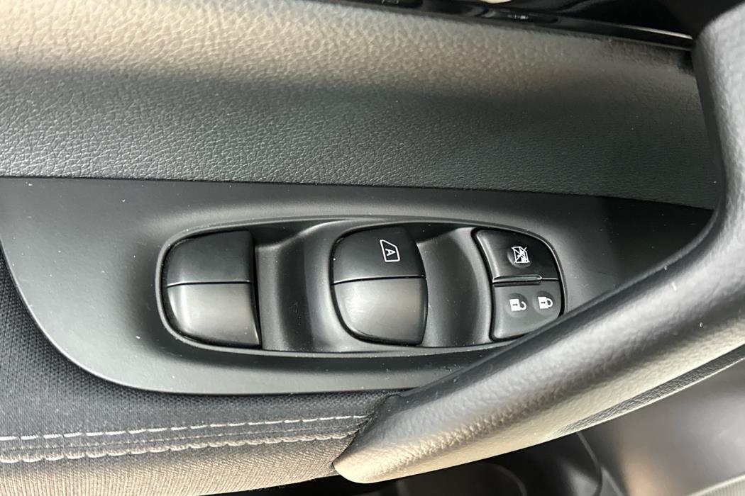 NISSAN Qashqai 2015