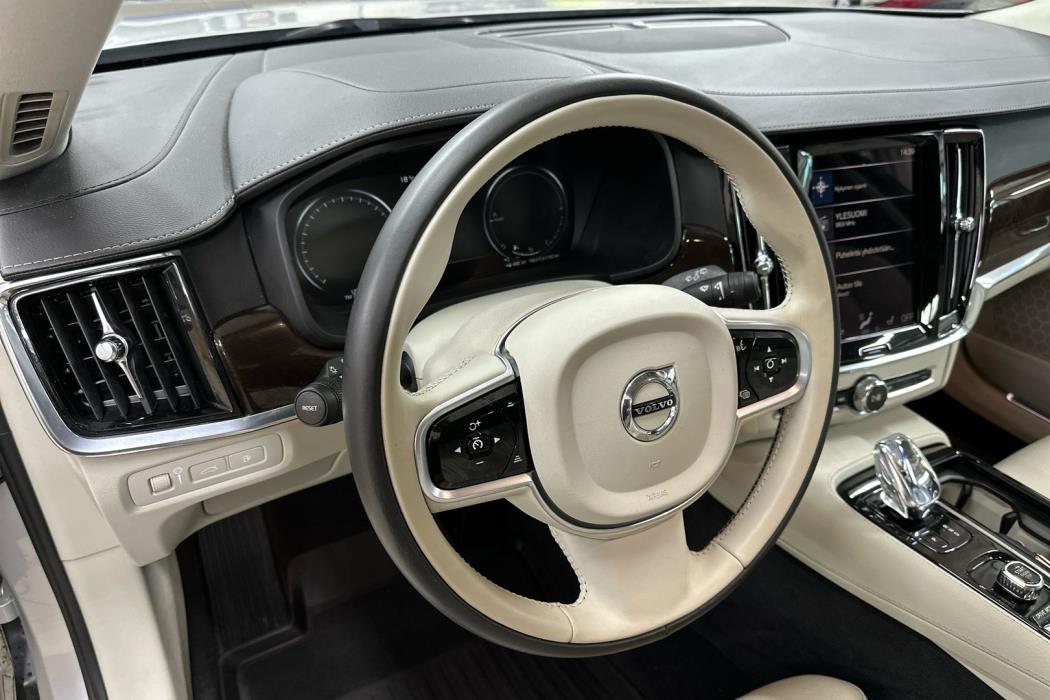 VOLVO V90 2019