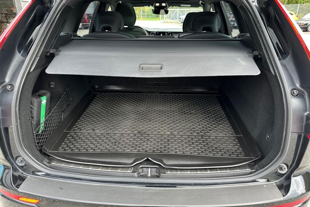 VOLVO XC60 2023