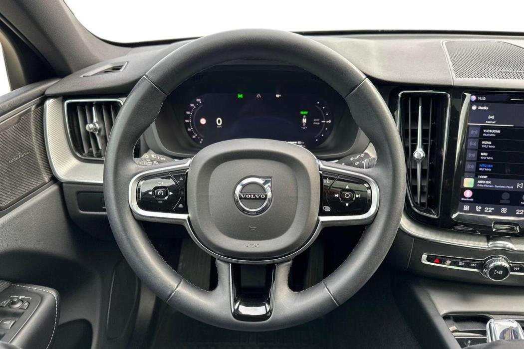 VOLVO XC60 2023