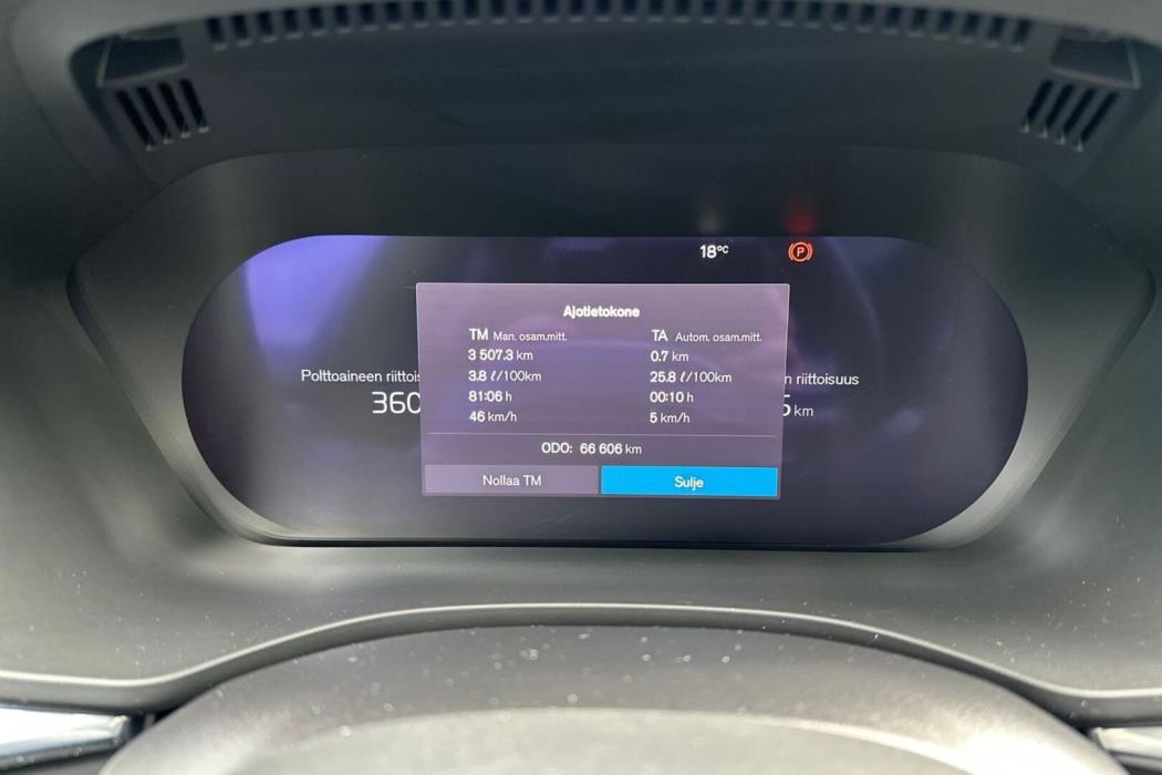 VOLVO XC60 2023
