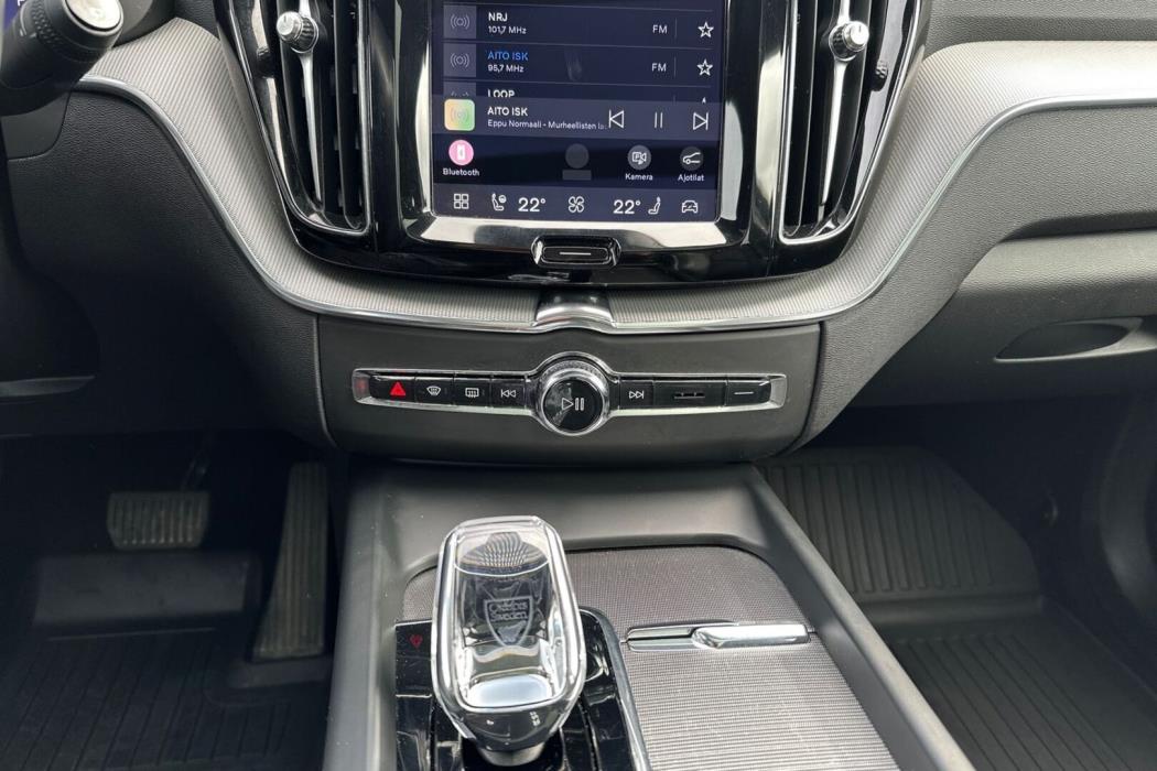 VOLVO XC60 2023