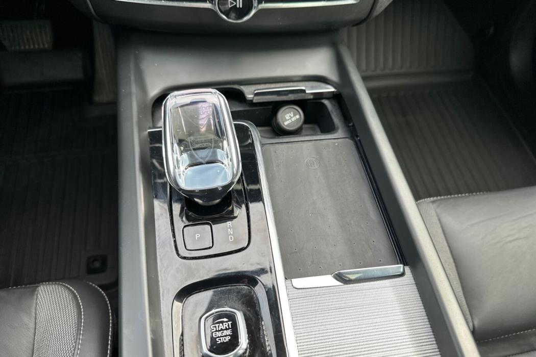VOLVO XC60 2023