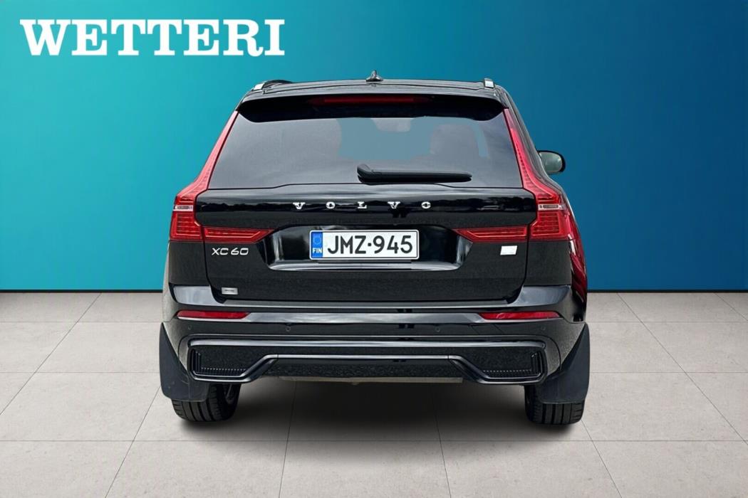 VOLVO XC60 2023