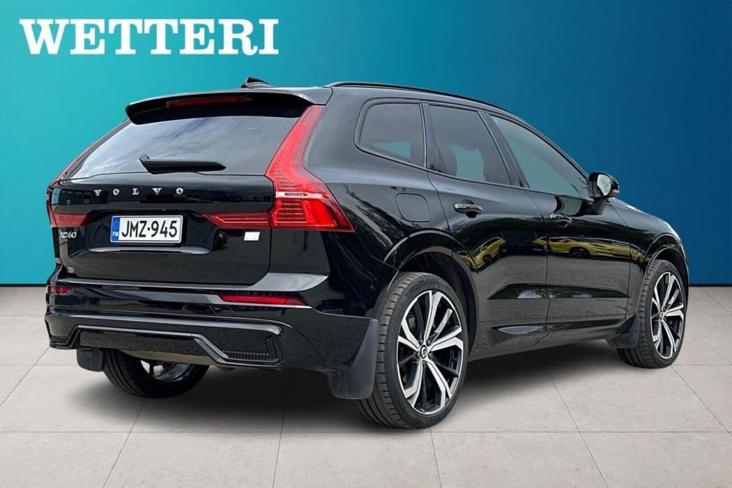 VOLVO XC60 2023