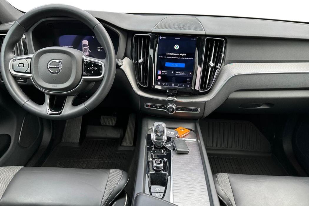 VOLVO XC60 2023