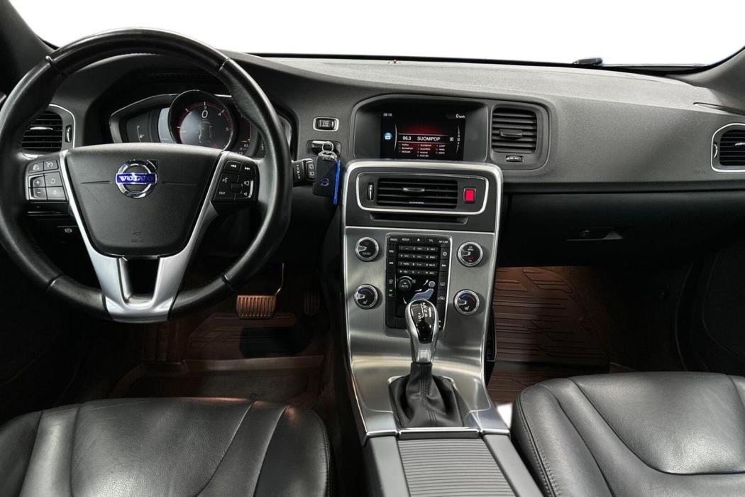 VOLVO V60 2018