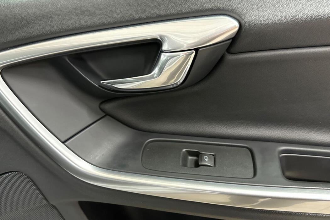 VOLVO V60 2018