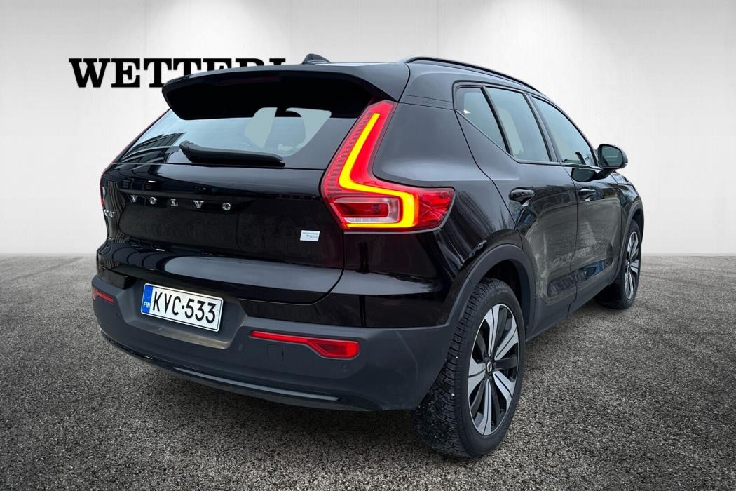 VOLVO XC40 2023