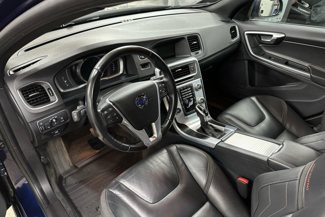 VOLVO V60 2014
