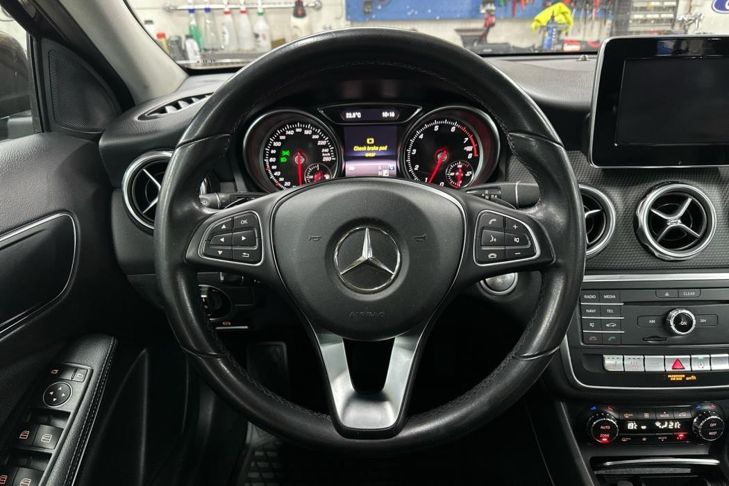 MERCEDES-BENZ GLA 2018