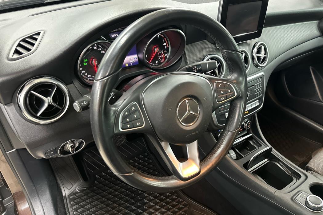MERCEDES-BENZ GLA 2018