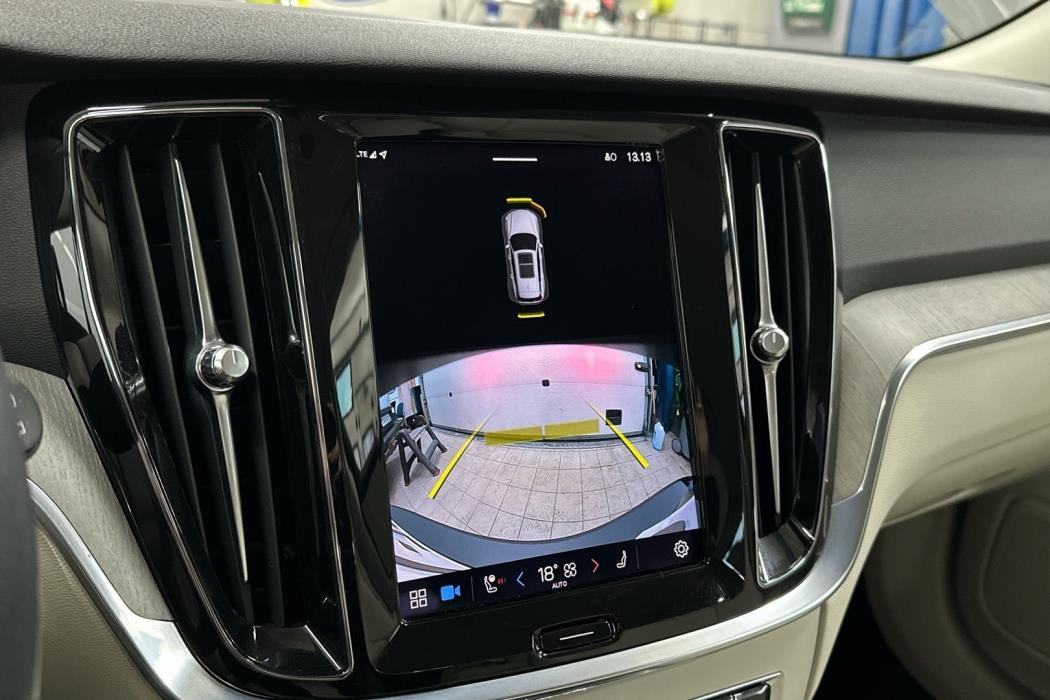 VOLVO V60 2023