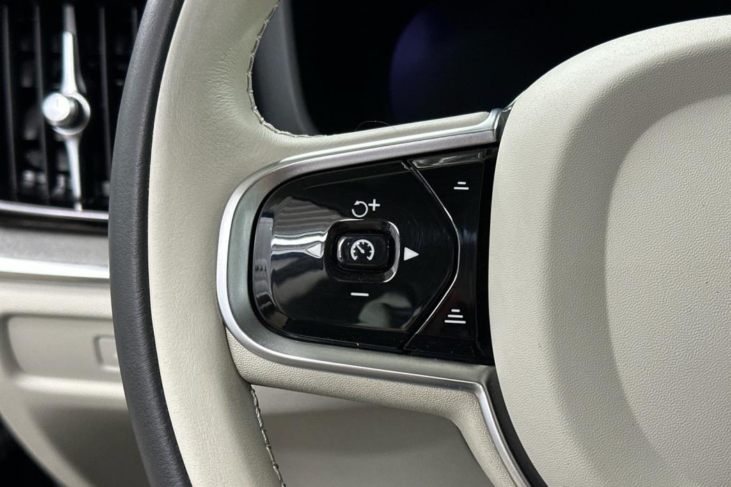 VOLVO V60 2023