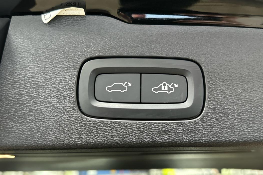 VOLVO V60 2023