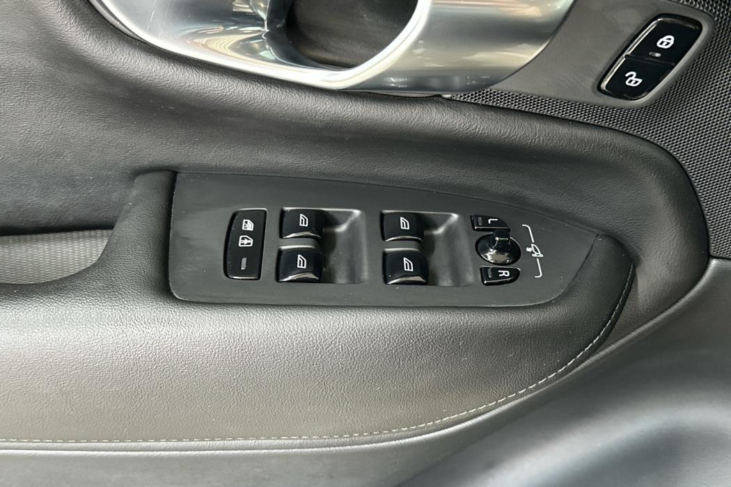 VOLVO XC90 2023