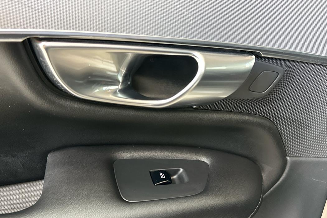 VOLVO XC90 2023