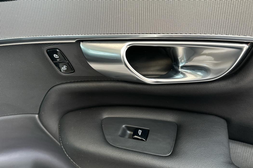VOLVO XC90 2023