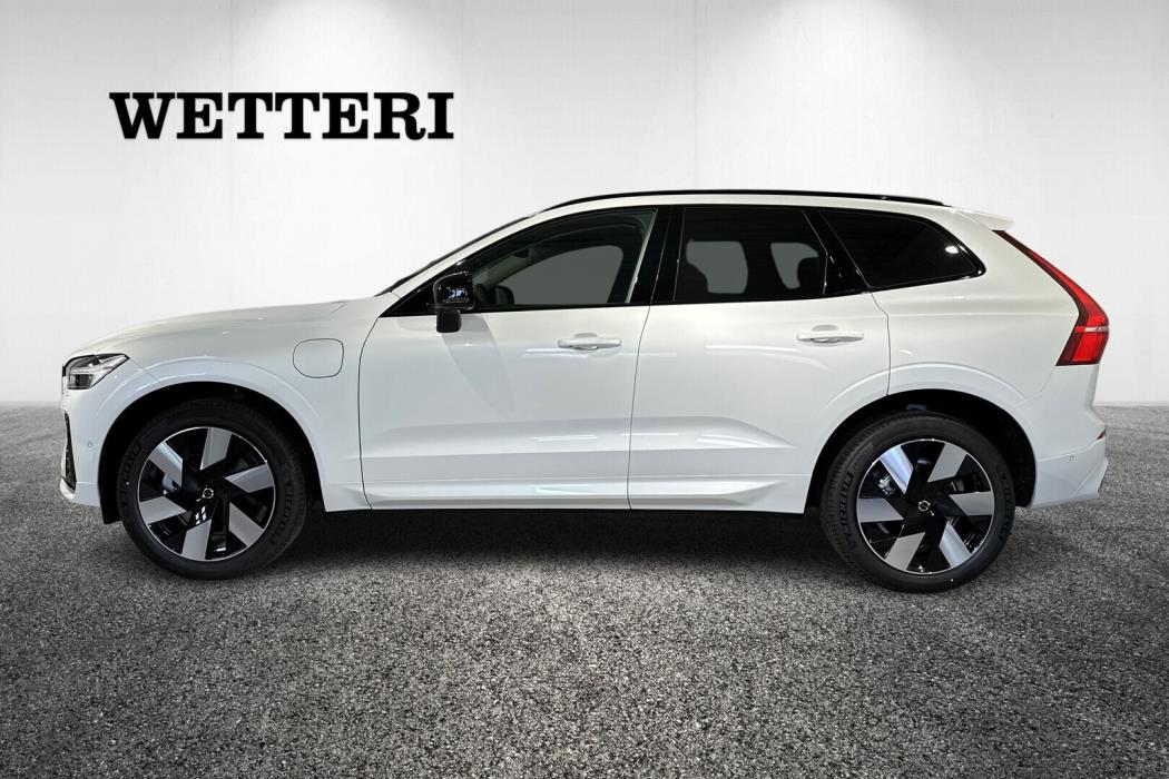 VOLVO XC60 2023