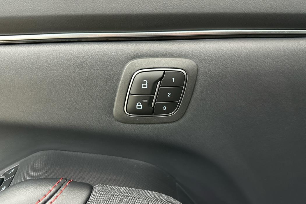 FORD Mustang Mach-E 2025