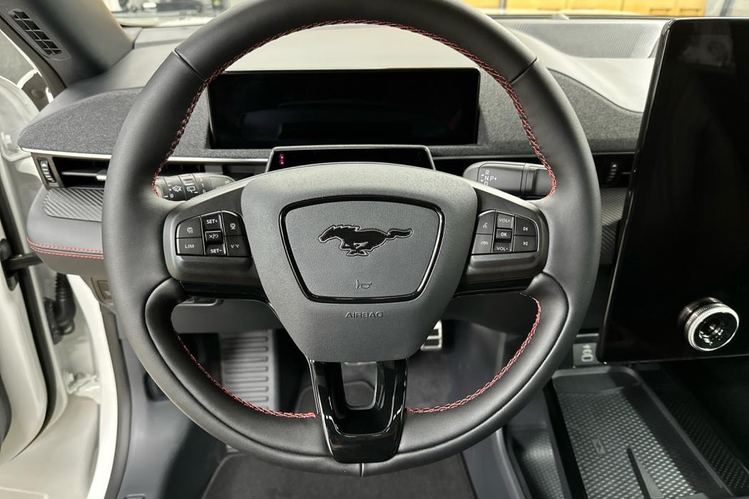 FORD Mustang Mach-E 2025