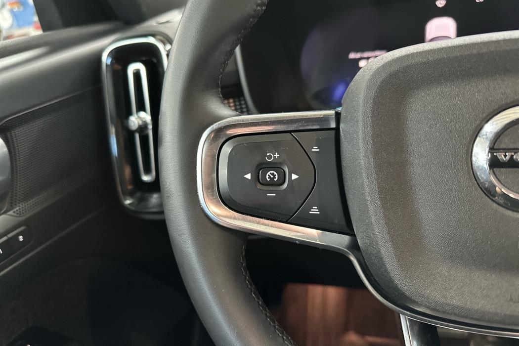 VOLVO XC40 2022