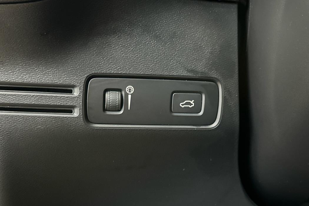 VOLVO XC40 2022