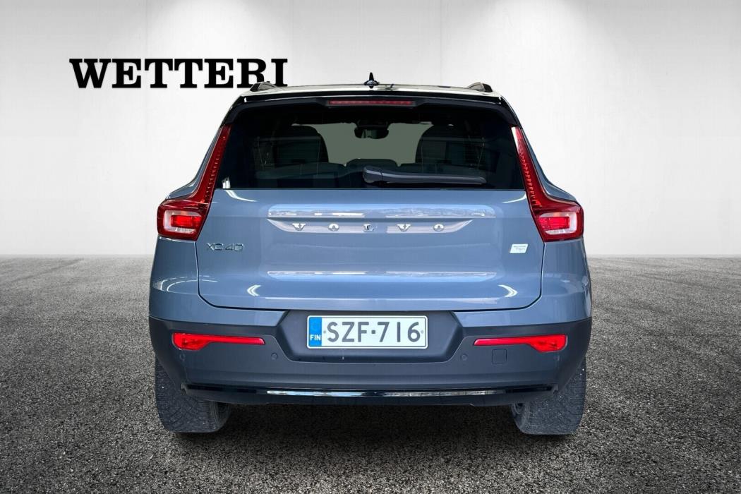 VOLVO XC40 2022